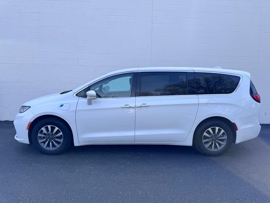 2022 Chrysler Pacifica Hybrid Photo in Wooster, OH 44691